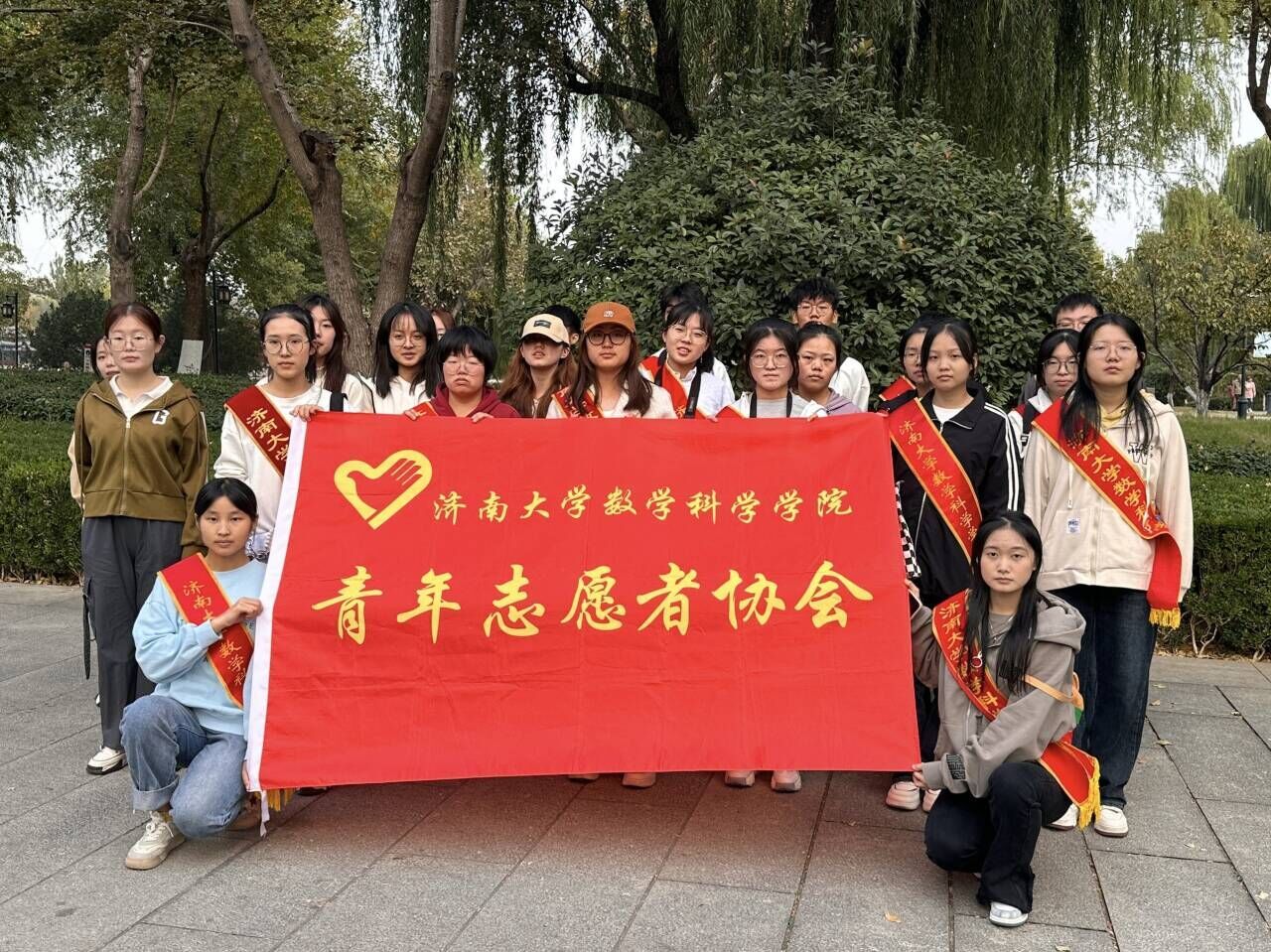 台湾网红娜娜茶艺老师青年志愿者协会参加无痕讲堂培训活动